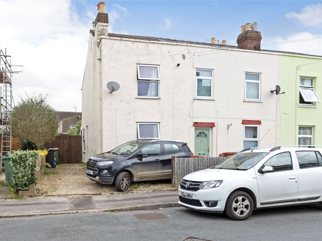 2 bed end terrace house for sale in Falkner Street, Gloucester
