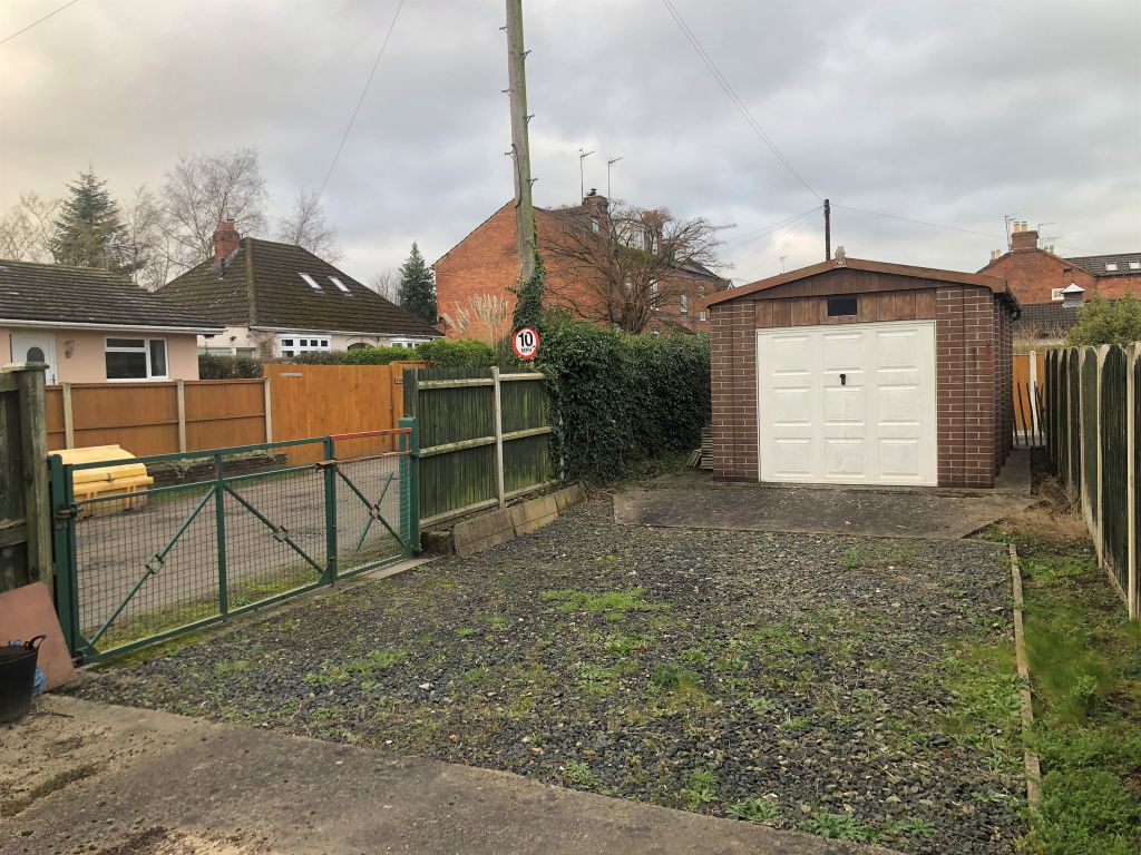 Land for sale in Bowpatch Road, StourportOnSevern DY13, £28,000 Zoopla