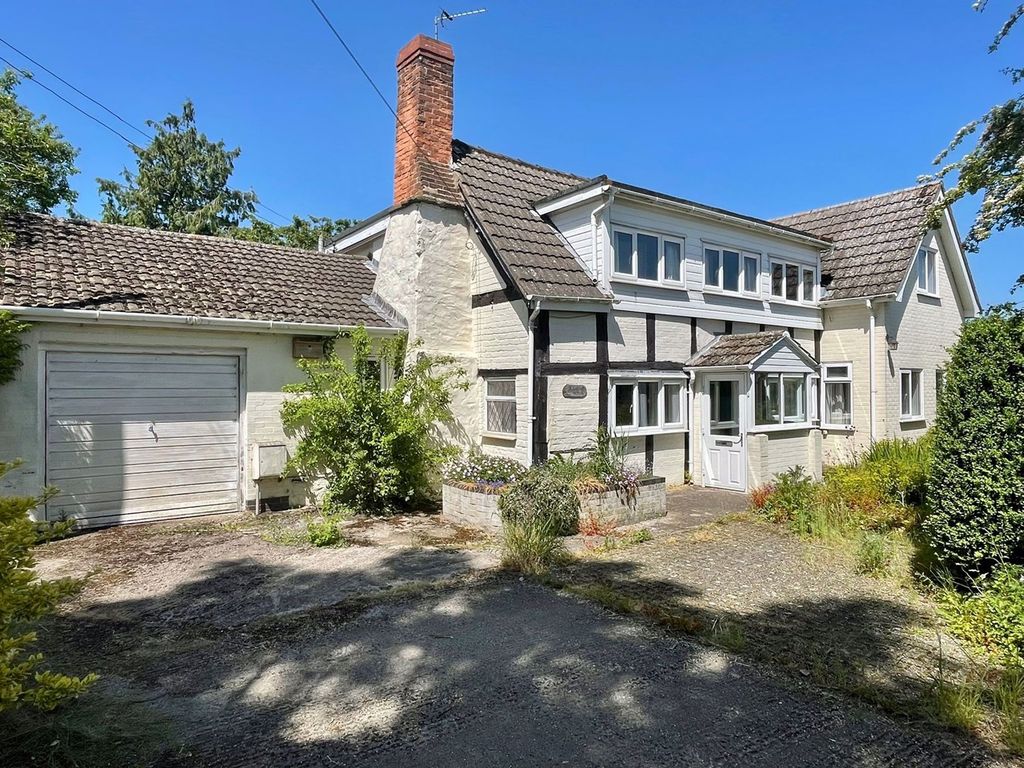 5 bed detached house for sale in Stoney Street, Madley, Hereford HR2, £