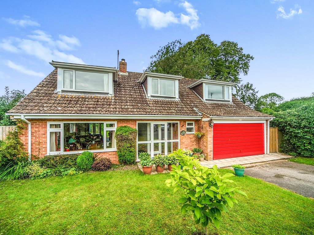 4 bed property for sale in Oakwood Drive, Iwerne Minster, Blandford