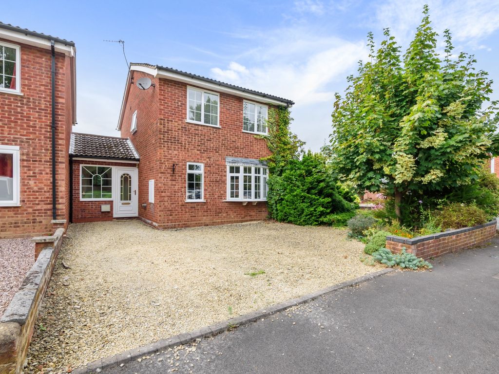 3 bed linkdetached house for sale in Lodge Close, Worcester WR2 Zoopla