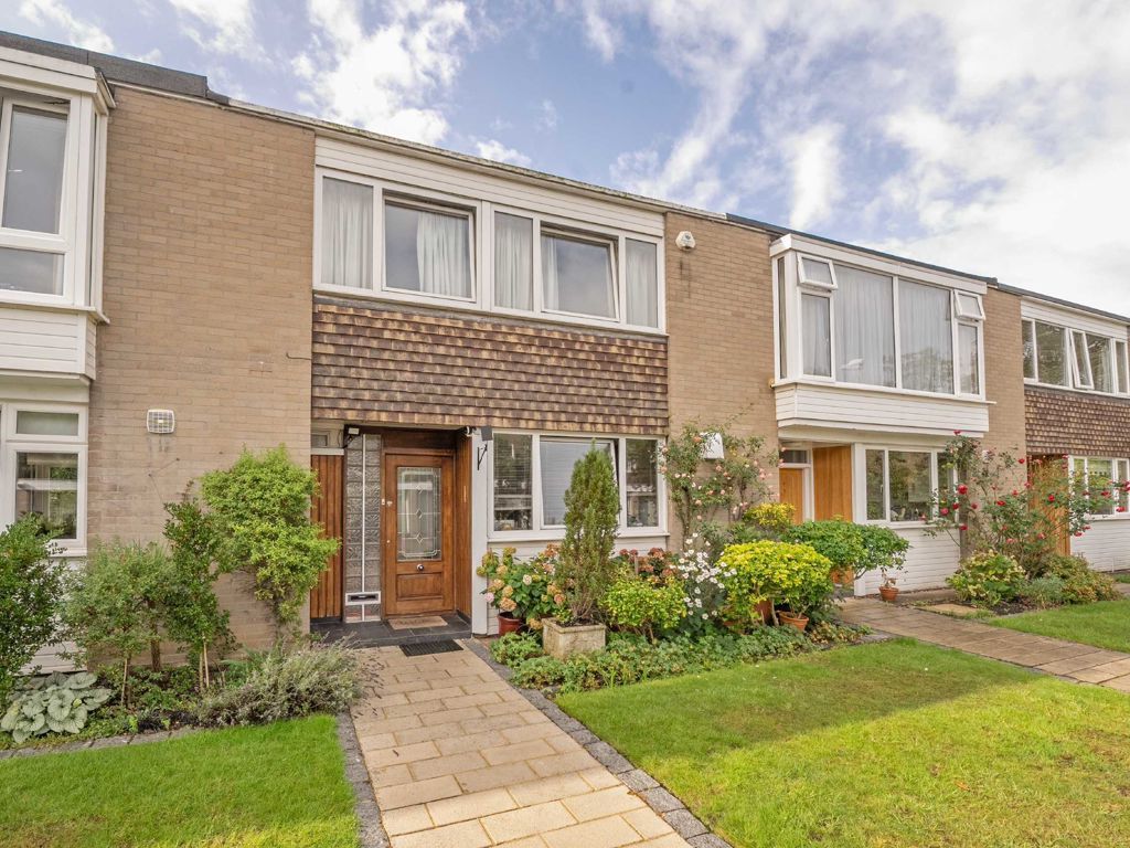 3 bed property for sale in Astor Close, Kingston Upon Thames KT2, £