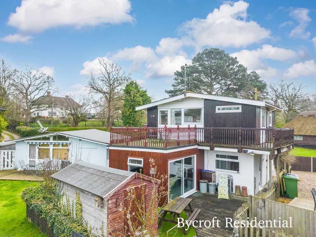 3 bed detached house for sale in Lower Street, Horning, Norwich NR12, £