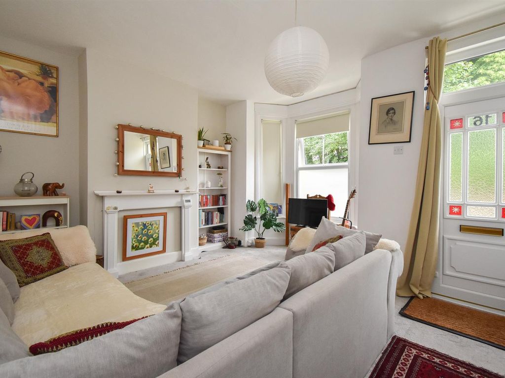 3 bed end terrace house for sale in Gladstone Terrace, Hastings TN34, £