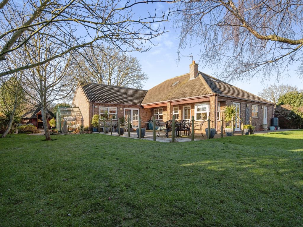 5 bed detached bungalow for sale in North End Road, Tetney, Grimsby