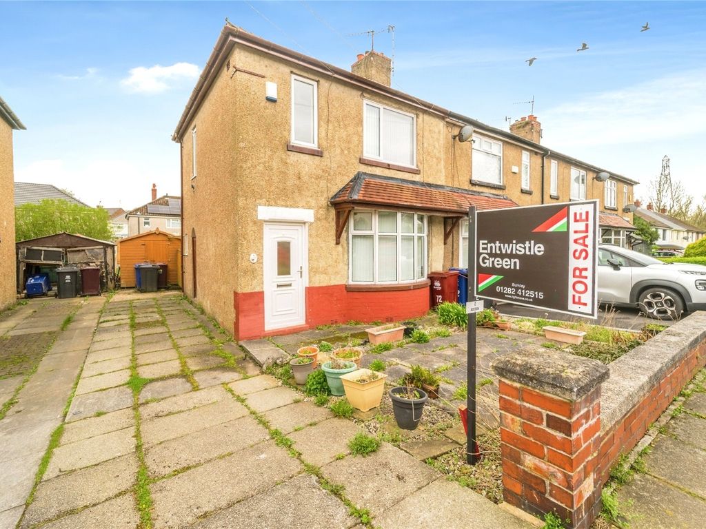 3 bed end terrace house for sale in Caernarvon Avenue, Burnley