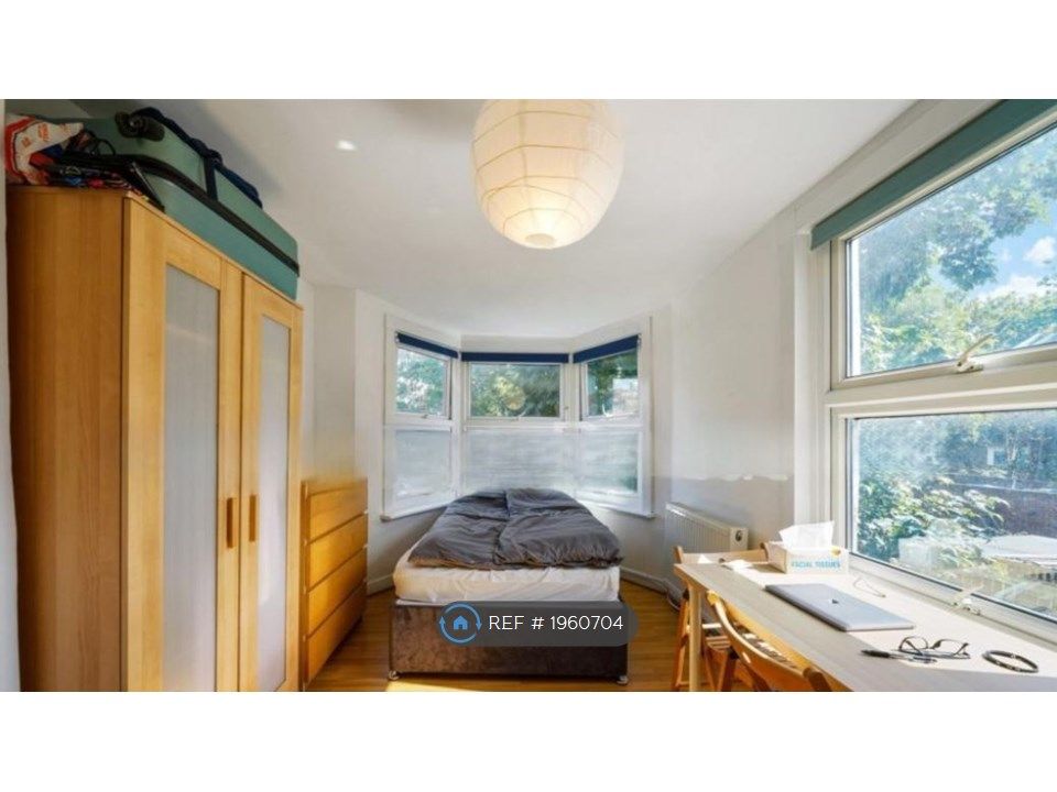 Studio to rent in Hornsey Park Road, London N8, £999 pcm Zoopla