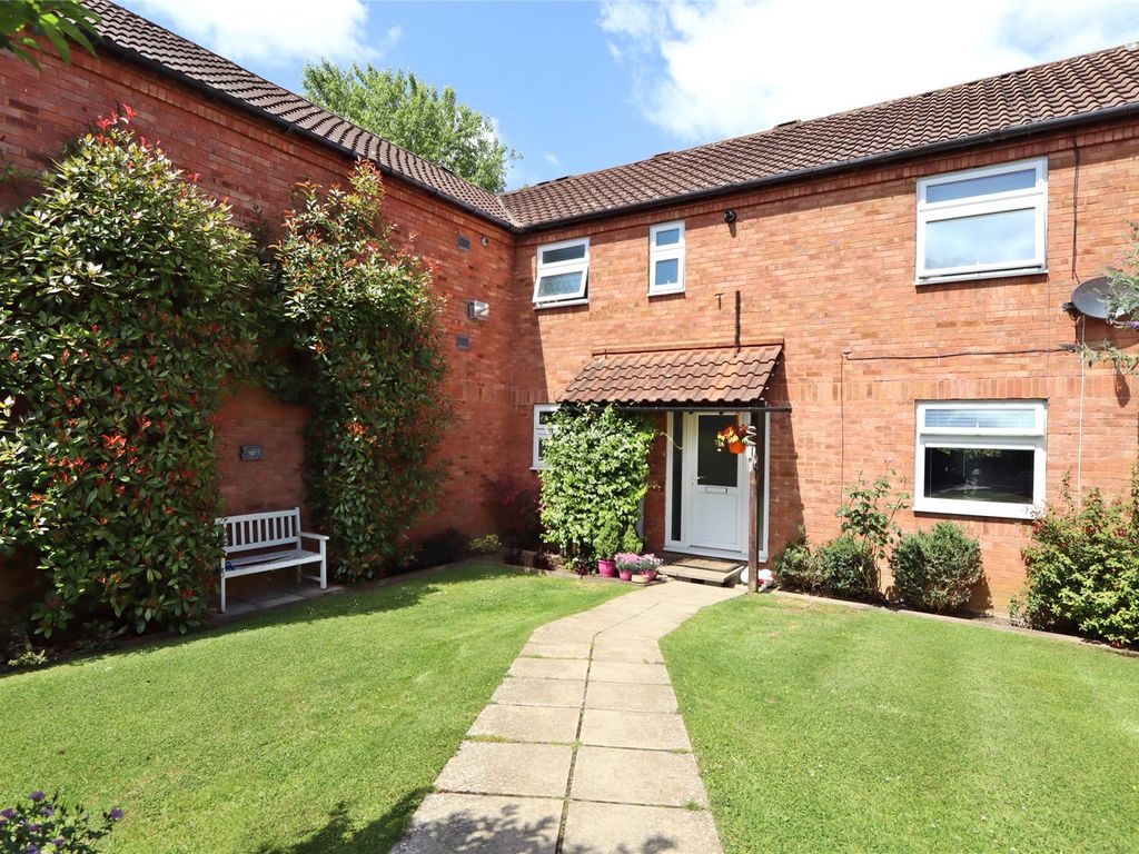 3 bed terraced house for sale in Coopers Mews, Neath Hill, Milton