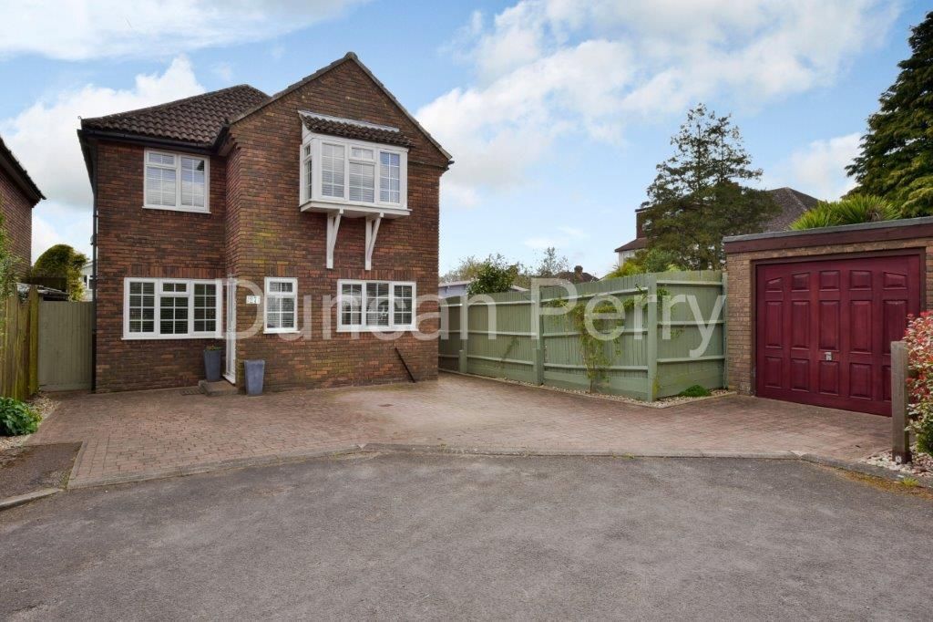 4 bed detached house for sale in Bearwood Close, Potters Bar, Herts EN6 Zoopla