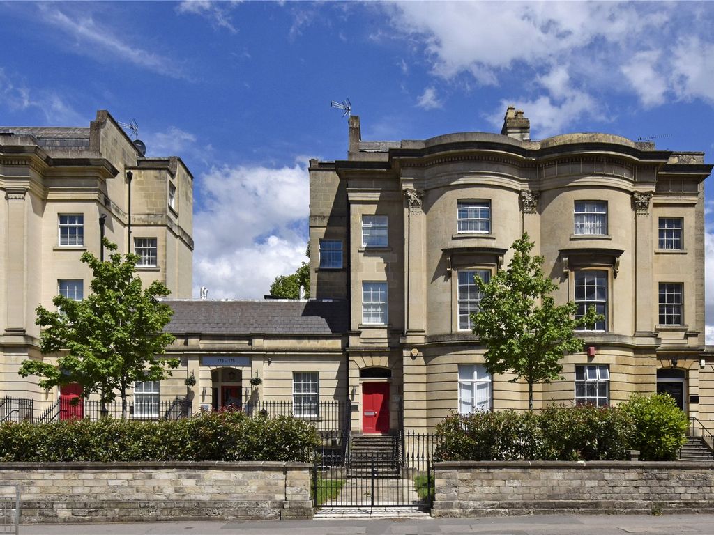 2 bed flat to rent in Kings Road, Reading RG1, £1,700 pcm Zoopla