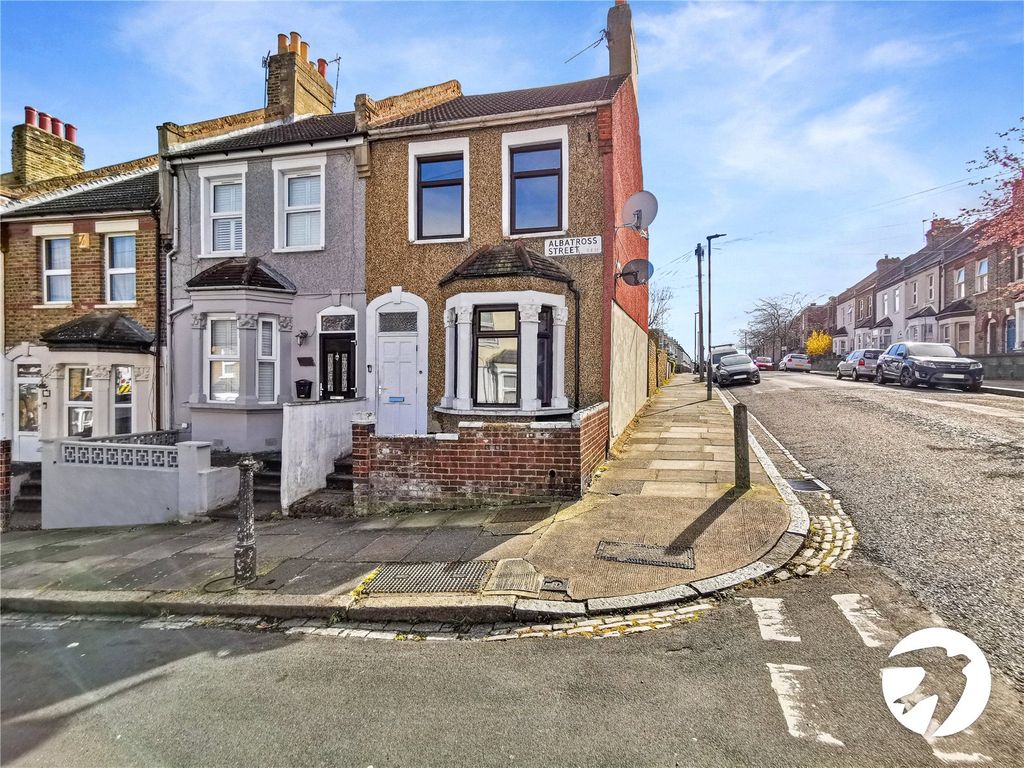 3 bed end terrace house for sale in Albatross Street, Plumstead, London SE18, £400,000 Zoopla