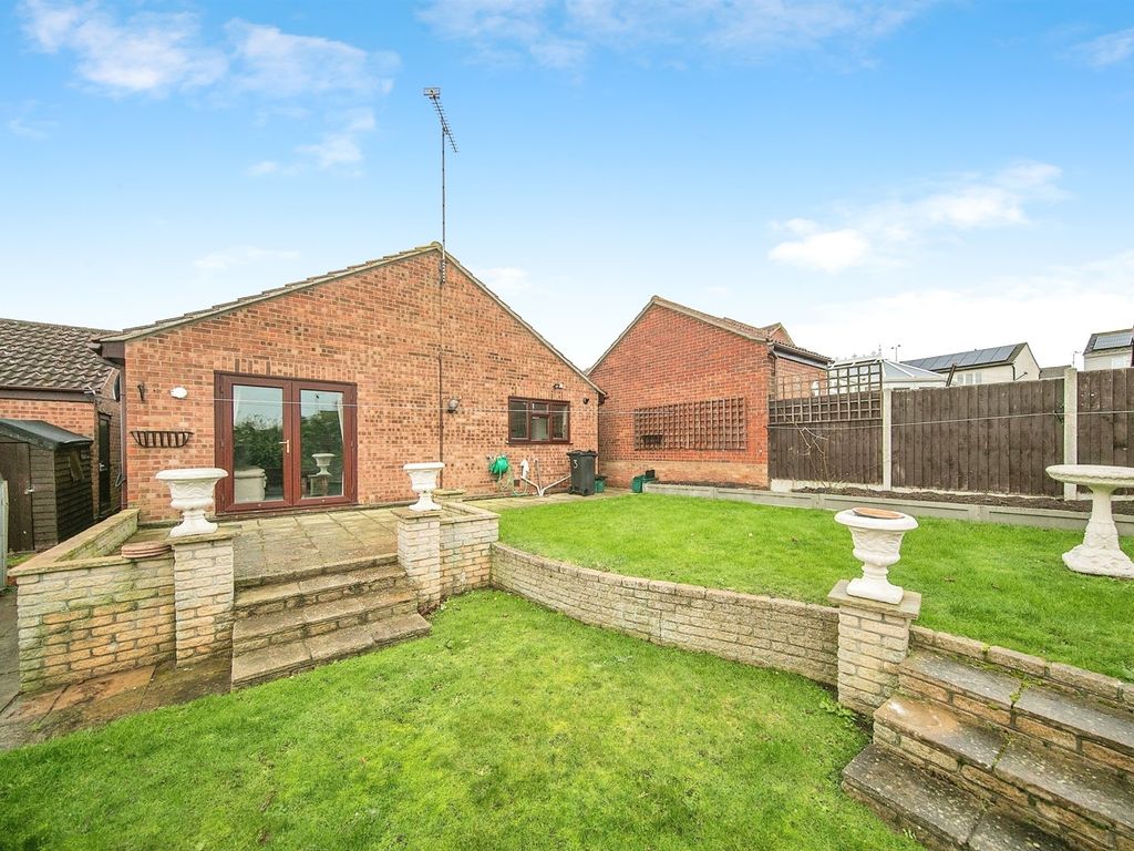 3 bed detached bungalow for sale in Vaux Avenue, Dovercourt, Harwich
