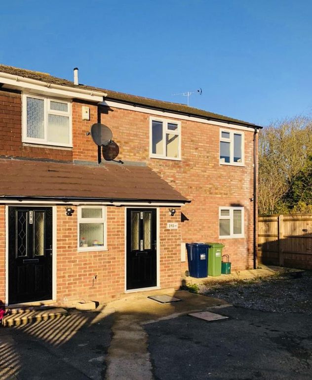 2 bed flat to rent in Downside End, Headington OX3, £1,250 pcm Zoopla