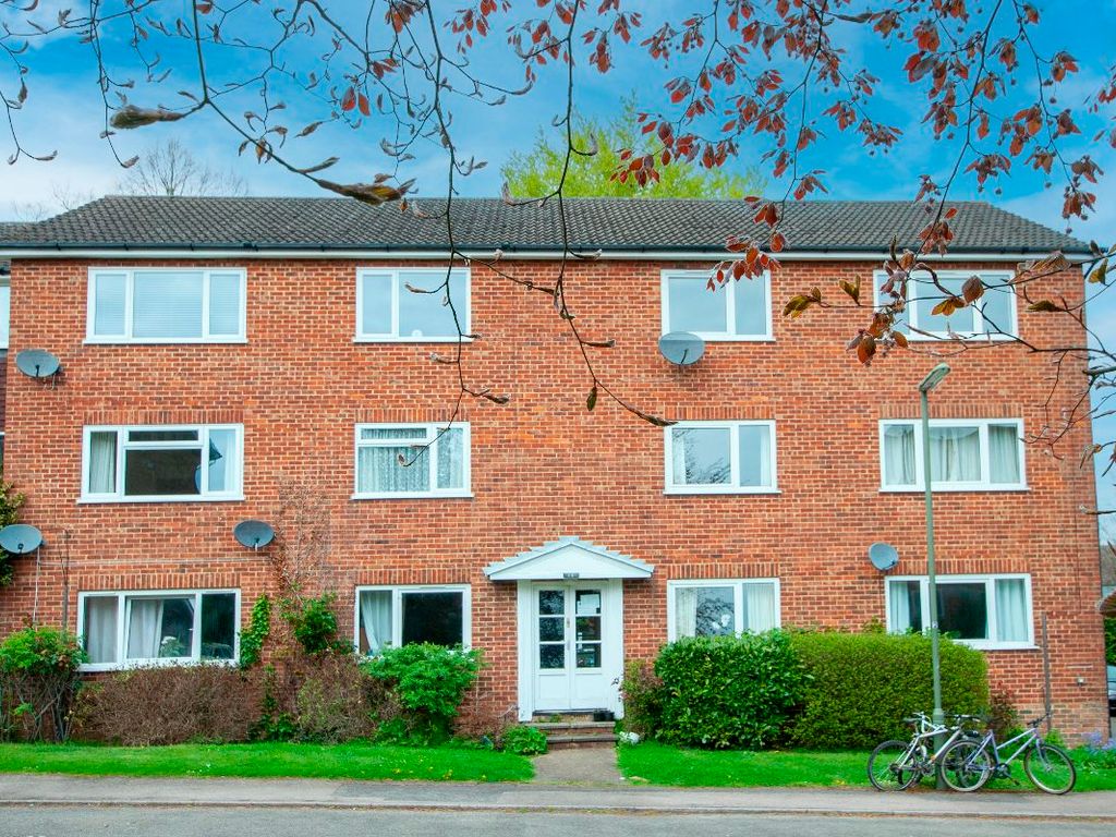 2 bed flat for sale in Ridgeway Court, Ridgeway Road, Redhill RH1 Zoopla