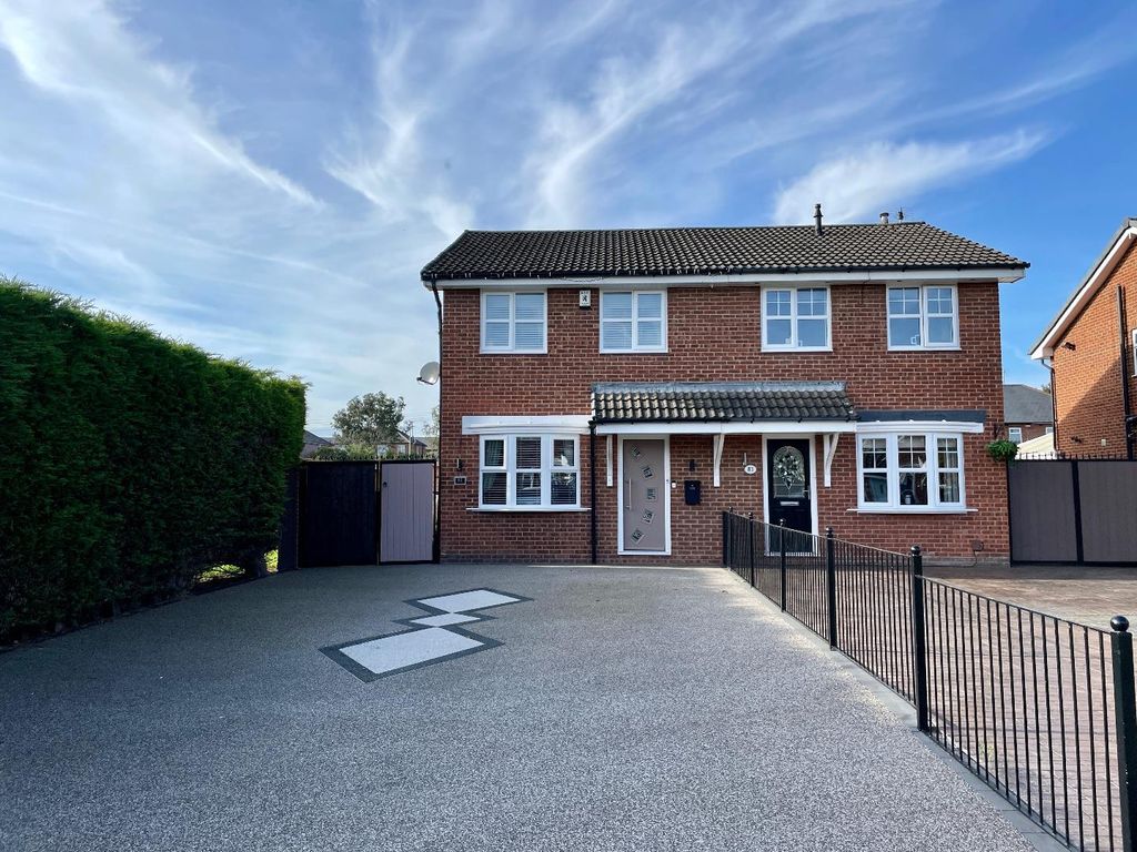 3 bed semidetached house for sale in Pendleton Road, Darlington DL1, £