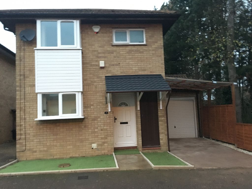 3 bed detached house to rent in Chatsworth, Milton Keynes