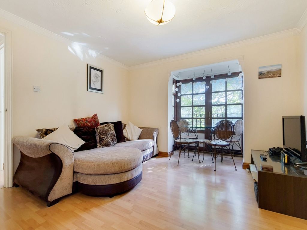 1 bed flat to rent in Selhurst Close, Wimbledon Parkside, London SW19