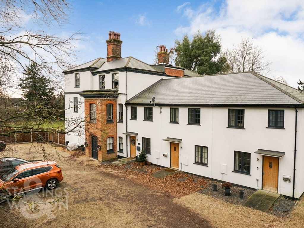 3 bed terraced house for sale in Church Road, Yelverton, Norwich NR14