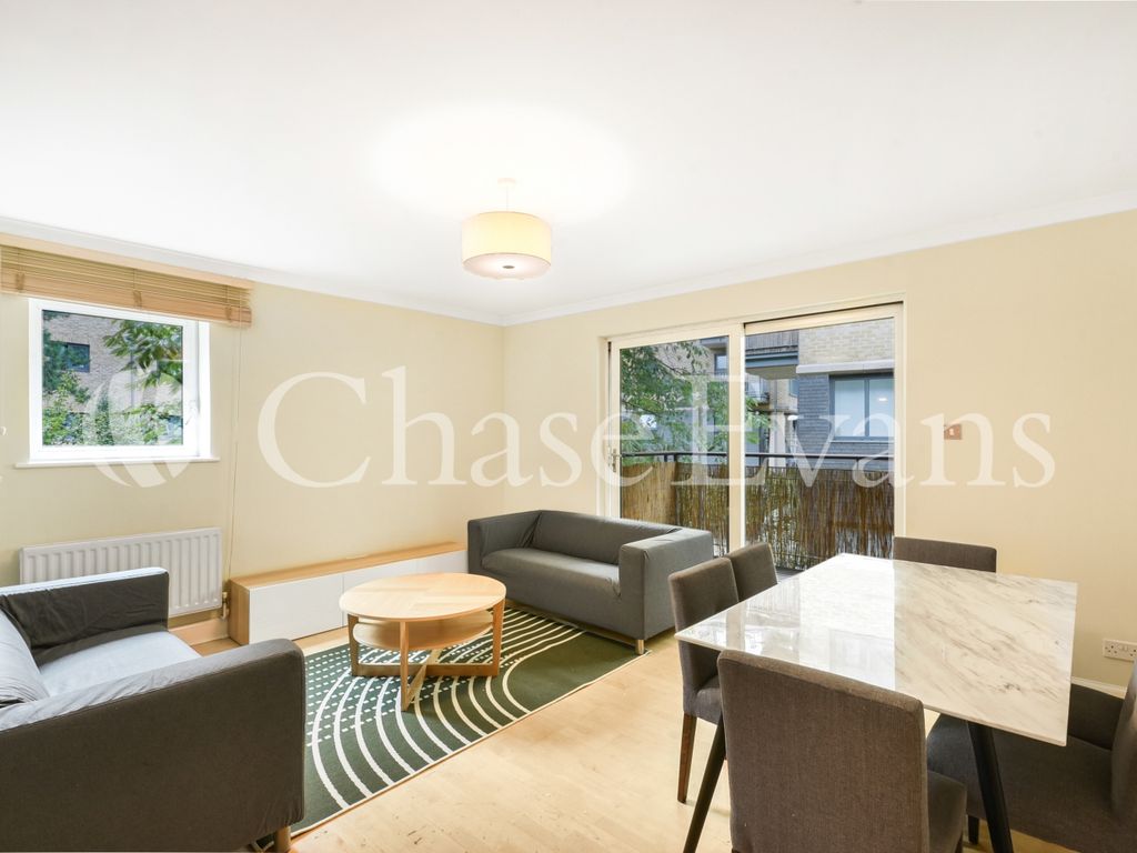 3 bed flat to rent in Providence Square, Shad Thames, London SE1, £