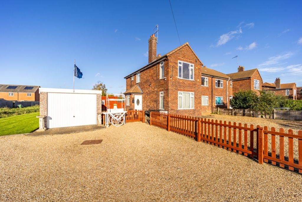 2 bed flat for sale in Towndam Lane, Donington, Spalding, Lincolnshire