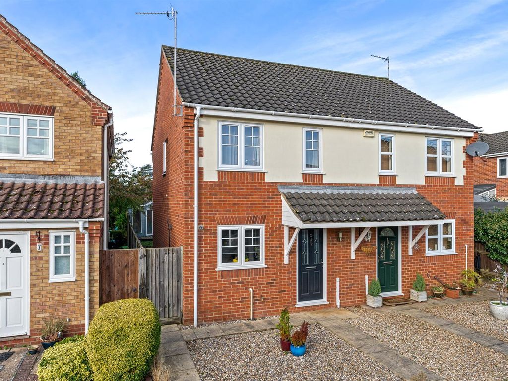 2 bed semidetached house for sale in Vulcan Close, Hethersett, Norwich