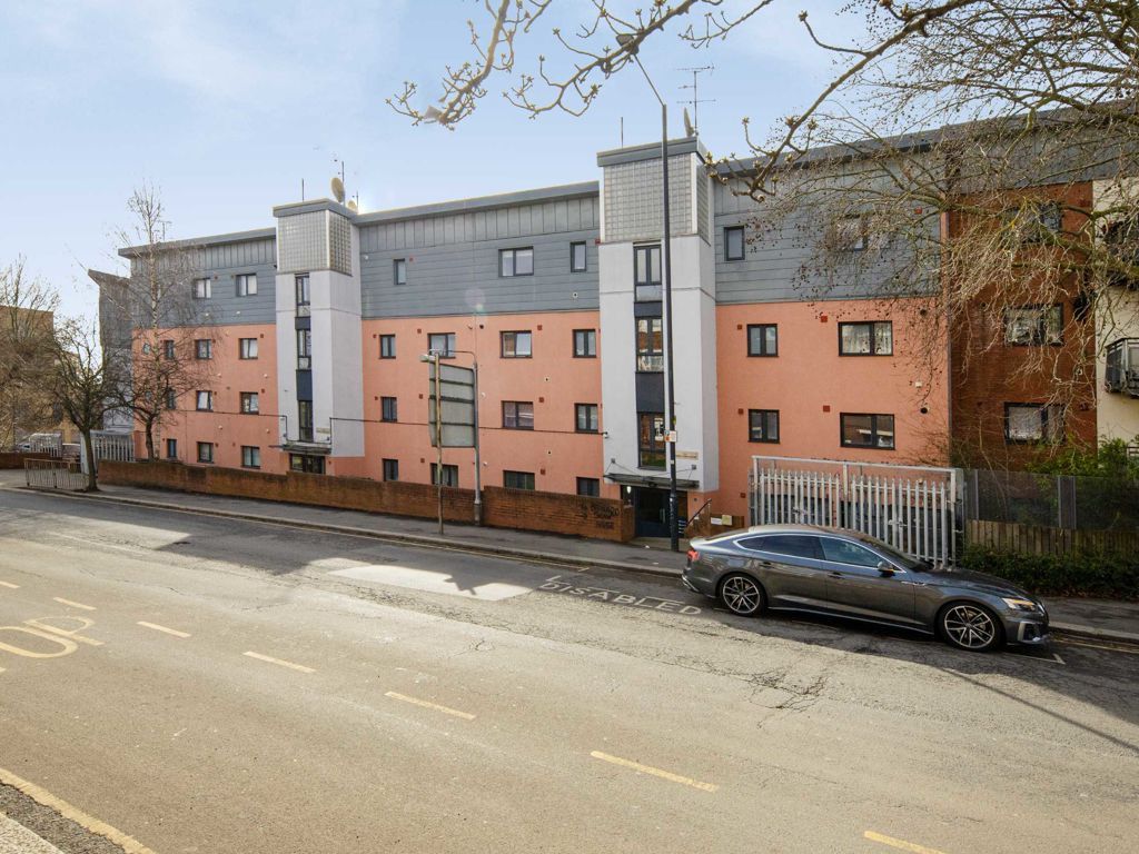 1 bed flat for sale in Knatchbull Road, London NW10, £235,000 Zoopla