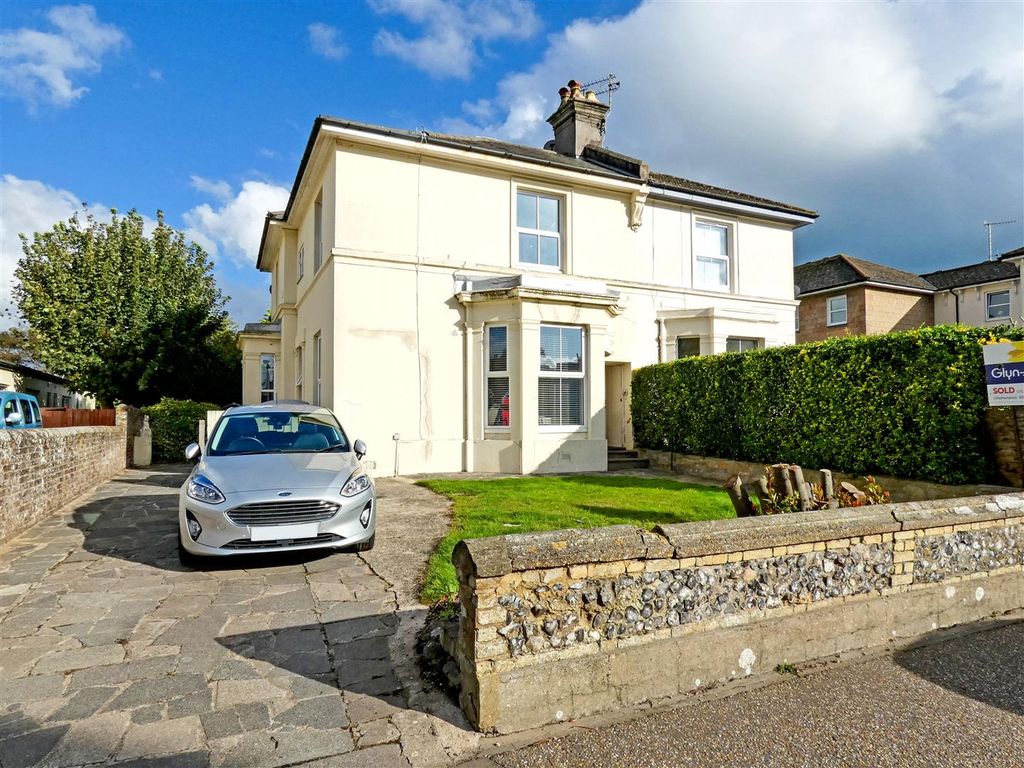 1 bed flat for sale in Norfolk Road, Littlehampton BN17, £150,000 Zoopla