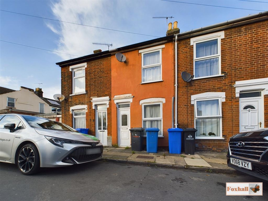 3 bed terraced house for sale in Cowell Street, Ipswich IP2, £145,000
