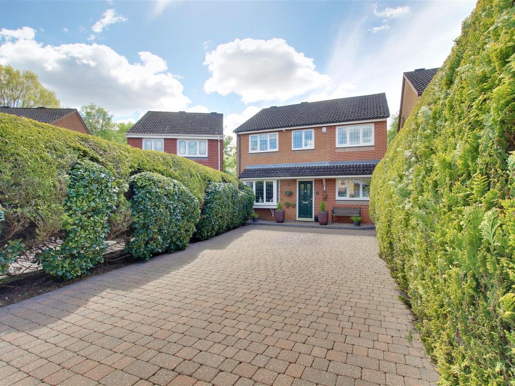 4 bed detached house for sale in Benedictine Gate, Cheshunt, Waltham