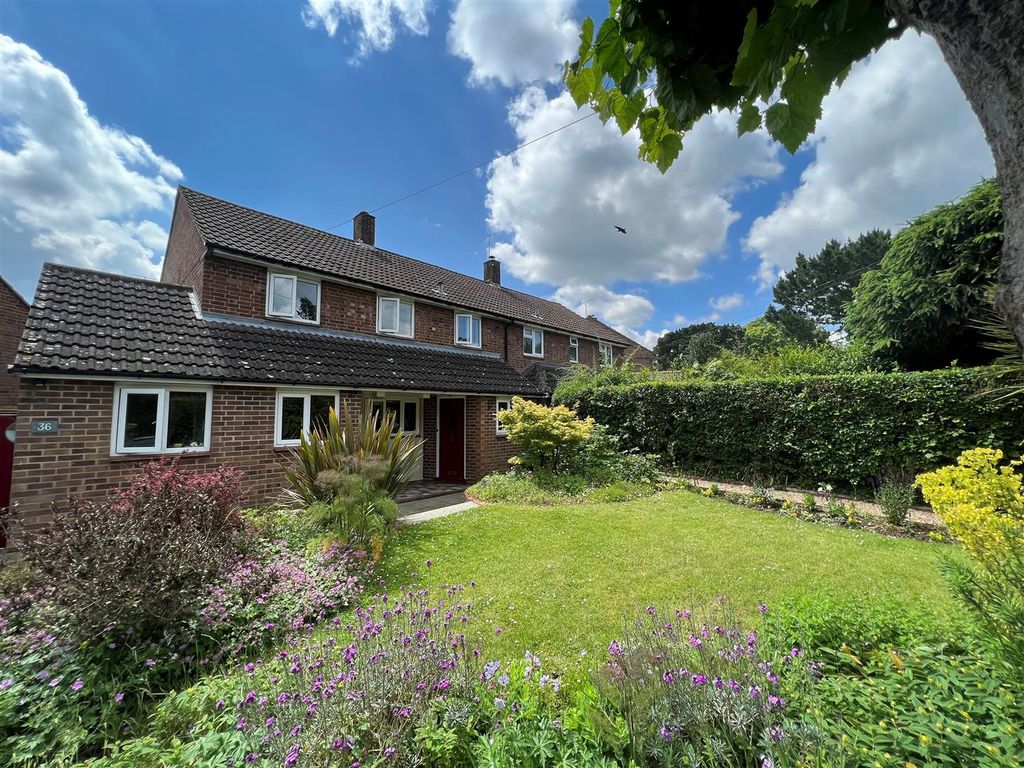 3 bed semidetached house for sale in Newgate Street Village, Newgate