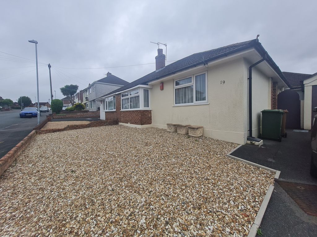 3 bed bungalow to rent in Courtland Crescent, Plympton, Plymouth PL7