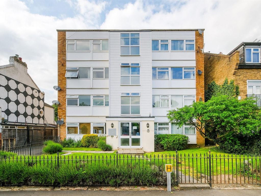 2 bed flat for sale in Chingford Avenue, London E4, £295,000 Zoopla