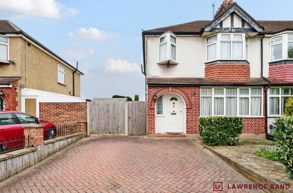 3 bed end terrace house for sale in Royal Crescent, Ruislip, Middlesex