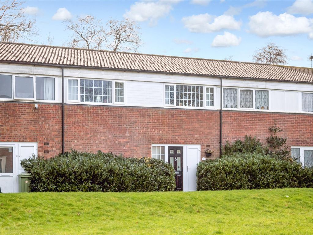 3 bed terraced house for sale in Barkers Croft, Greenleys, Milton