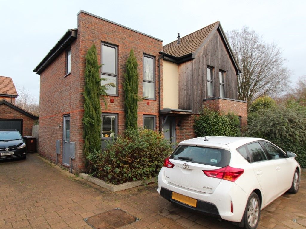 4 bed detached house to rent in Arborfield Green, Reading, Reading RG2