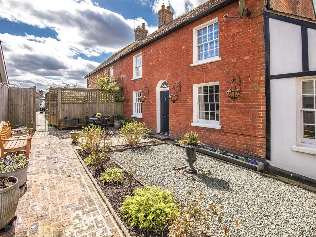 3 bed semidetached house for sale in Mutton Hall Hill, Heathfield TN21