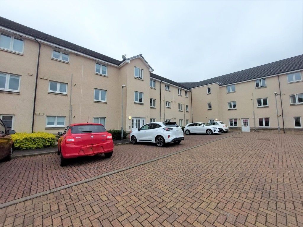 2 bed flat to rent in Mccormack Place, Kinnaird Village, Larbert FK5