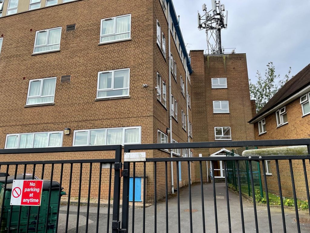 Studio to rent in Bridge Road, Alum Rock, Birmingham B8, £595 pcm Zoopla