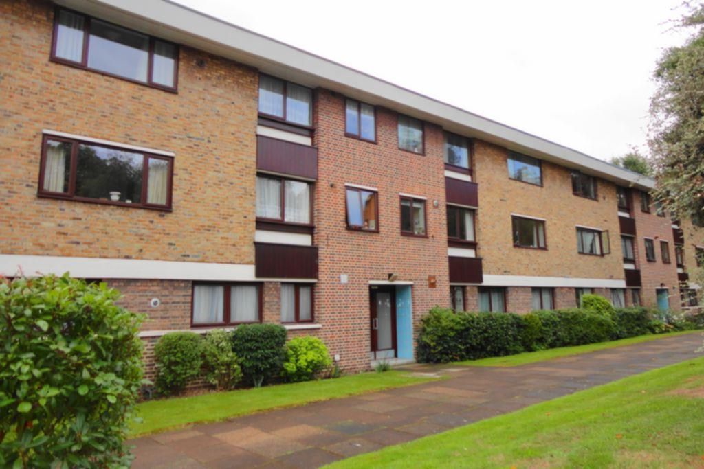 3 bed flat to rent in Ashcroft Court, Greenacres, Eltham SE9 Zoopla