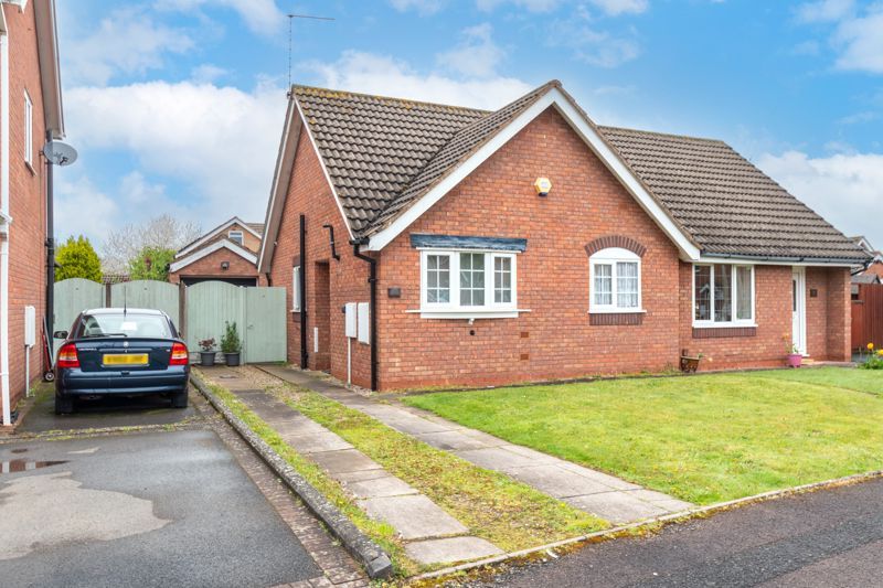 1 bed bungalow for sale in Meadow Park Road, Stourbridge DY8, £185,000