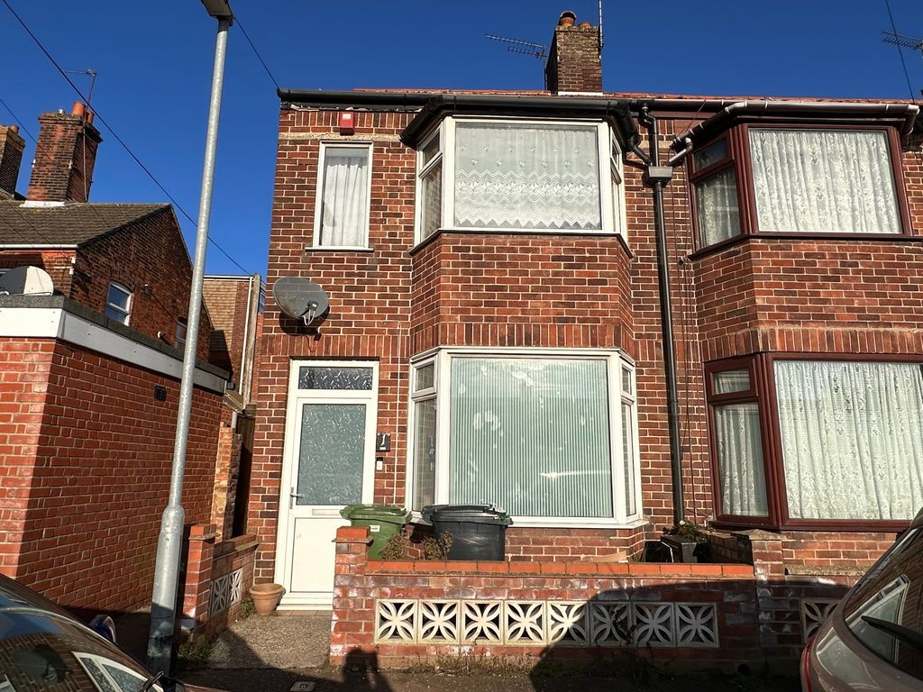 3 bed end terrace house for sale in Frederick Road, Great Yarmouth NR30