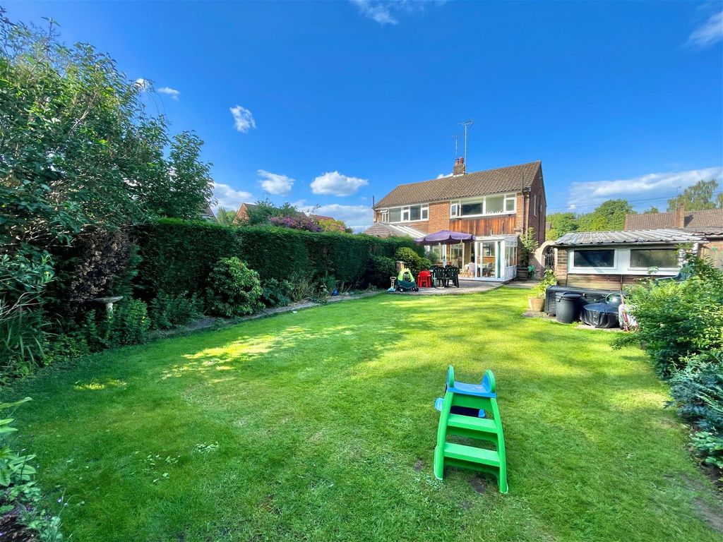 3 bed semidetached house for sale in Bessels Meadow, Bessels Way
