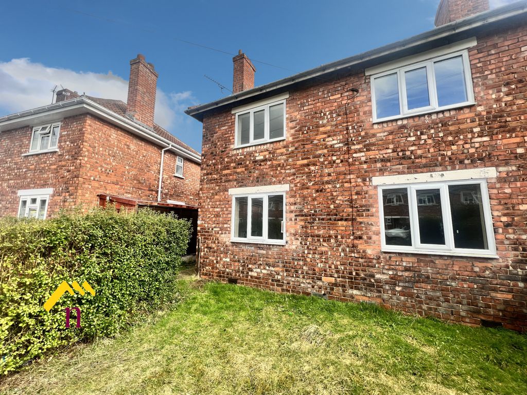 3 bed semidetached house to rent in Oakmoor Road, Moorends, Doncaster