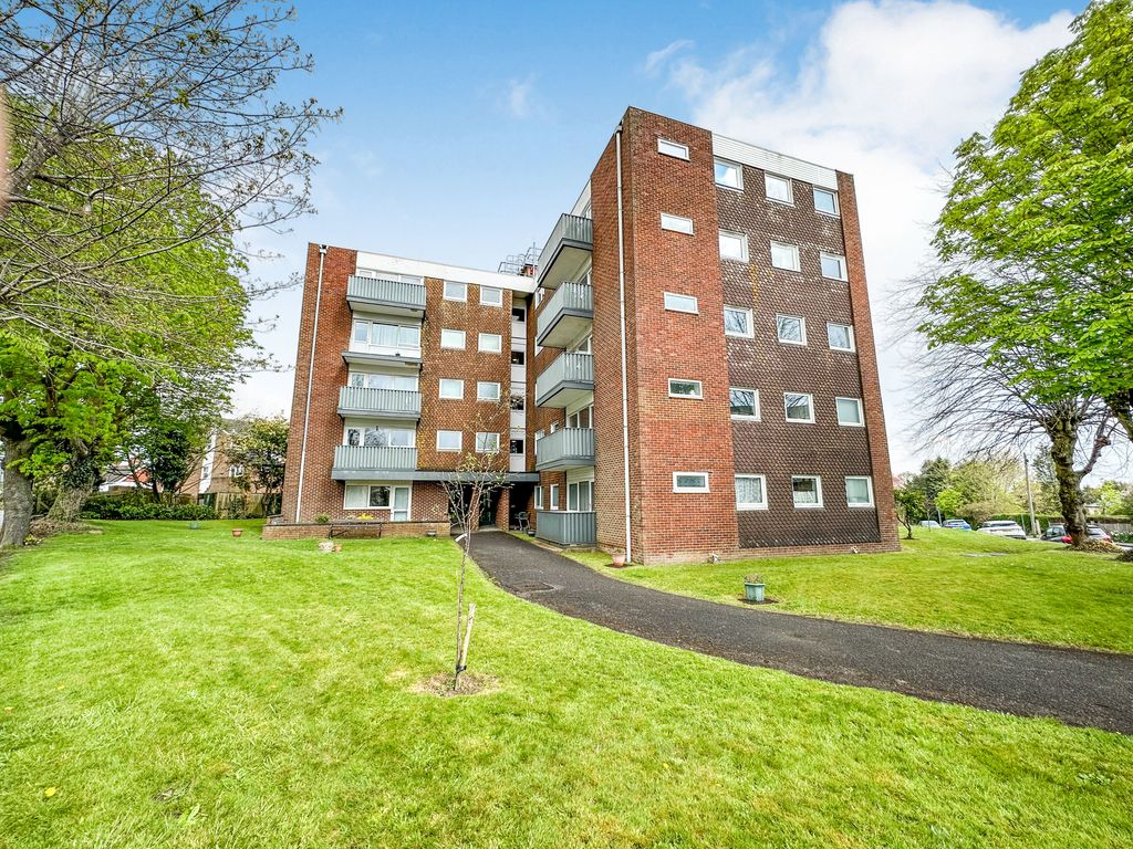 2 bed flat for sale in Silverdale Road, Burgess Hill RH15 Zoopla