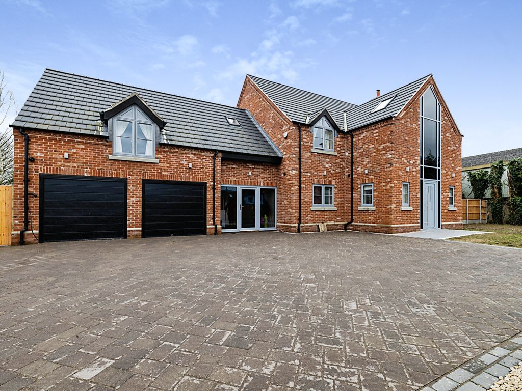 5 bed detached house for sale in Fenton Grange, Fenton, Lincoln LN1, £
