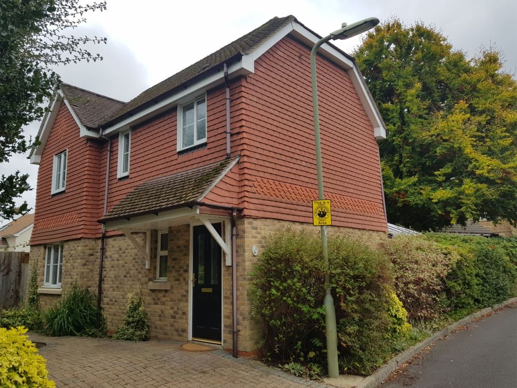 3 bed detached house for sale in Hall Drive, Fleet GU52 Zoopla