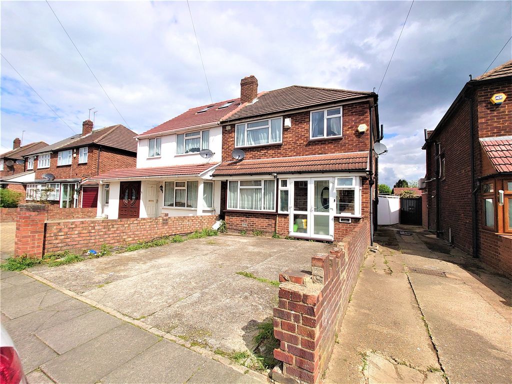 3 bed semidetached house for sale in Roseville Road, Hayes, Greater