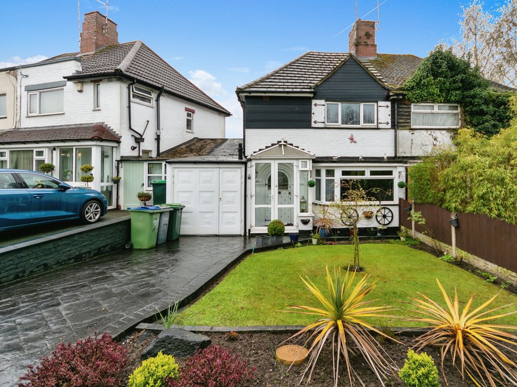 3 bed semidetached house for sale in Castle Road West, Oldbury, West