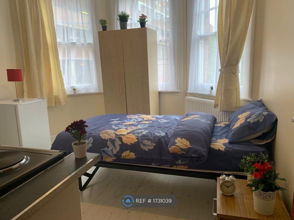 Studio to rent in Bury Road, London N22 Zoopla