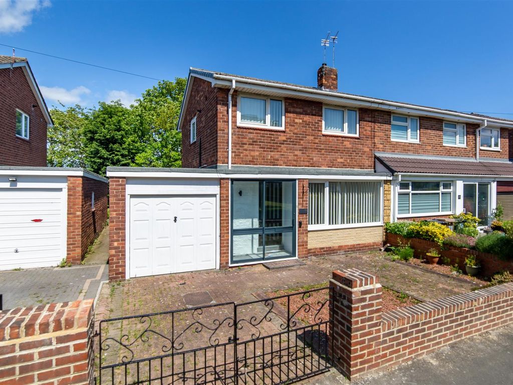3 bed semidetached house for sale in Feetham Avenue, Forest Hall